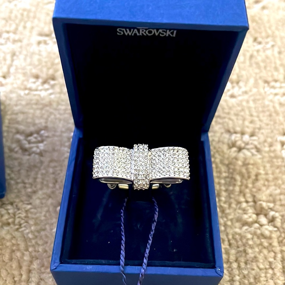 Swarovski Bow Ring - image 2